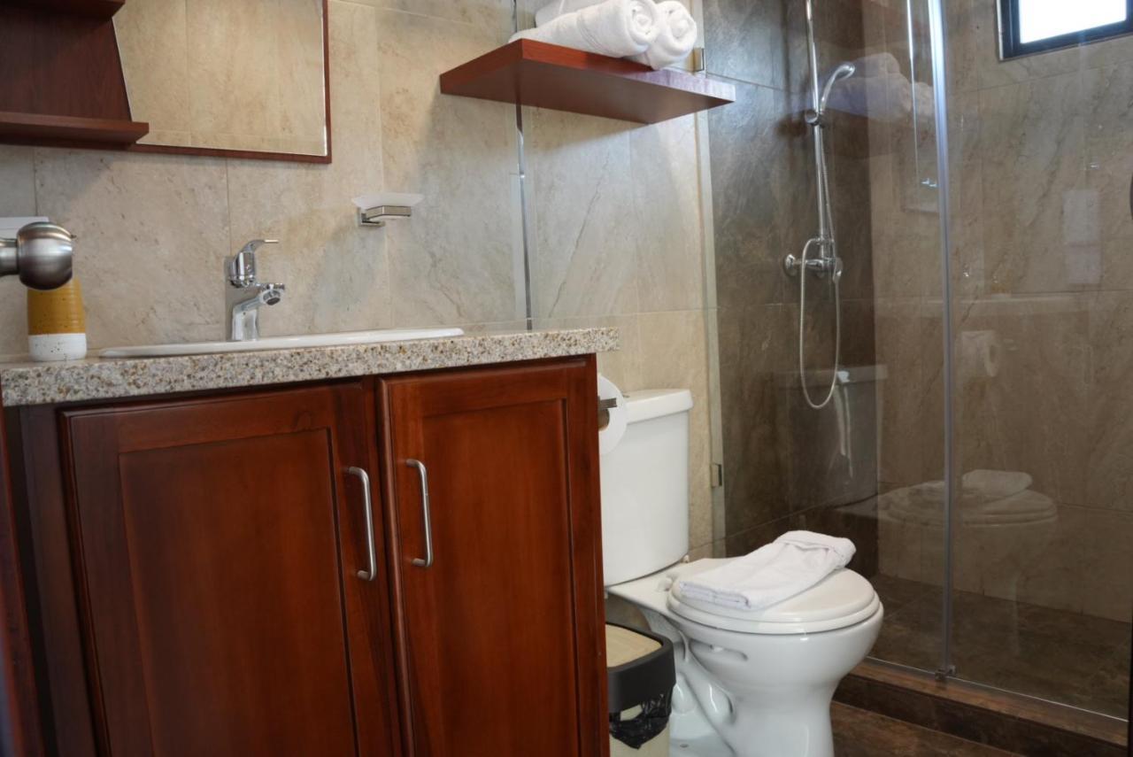 Casa Roja Residencia 10-51 Apartment Cuenca Bagian luar foto